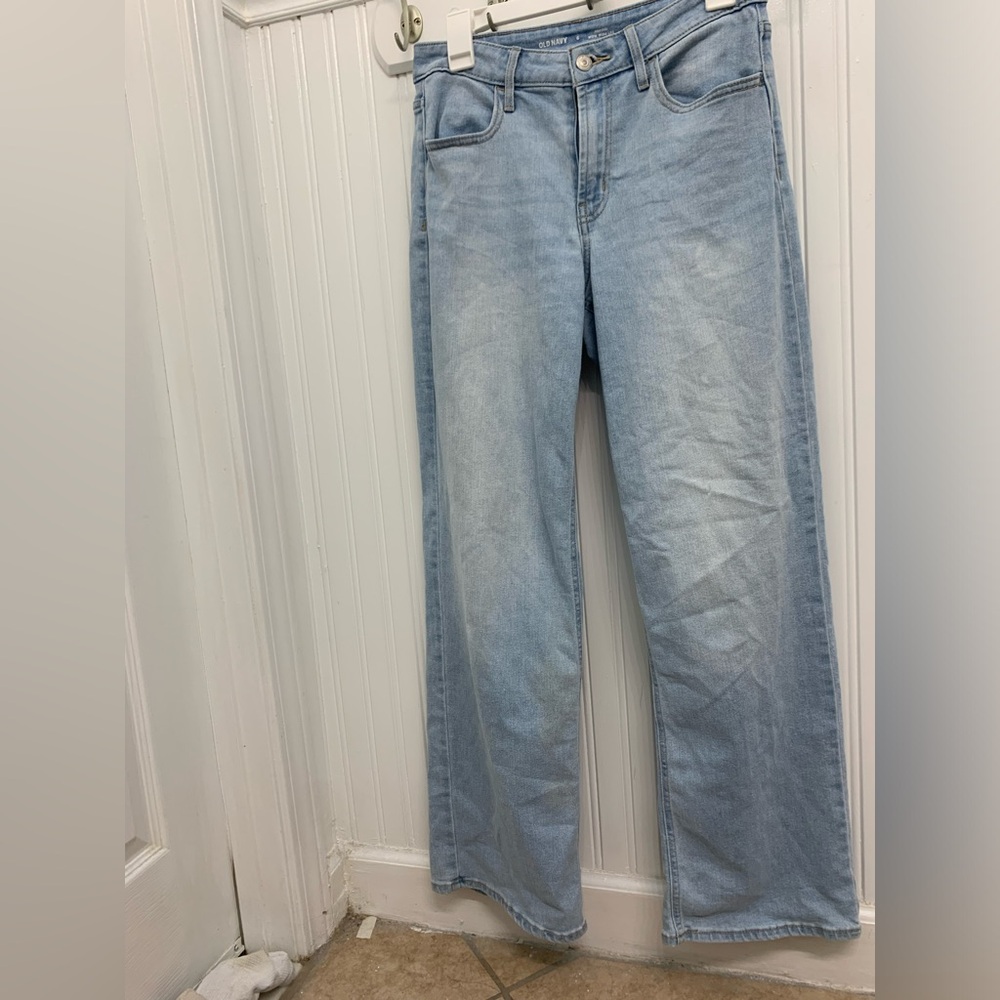 Old Navy Women's Straight Leg Jeans in Light Blue